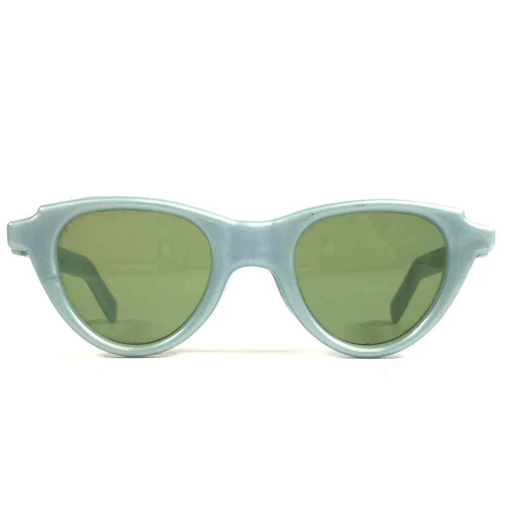 Vintage Sunglasses Shiny Sky Baby Blue Cat Eye Frames w/ Green Lenses 43-23-130